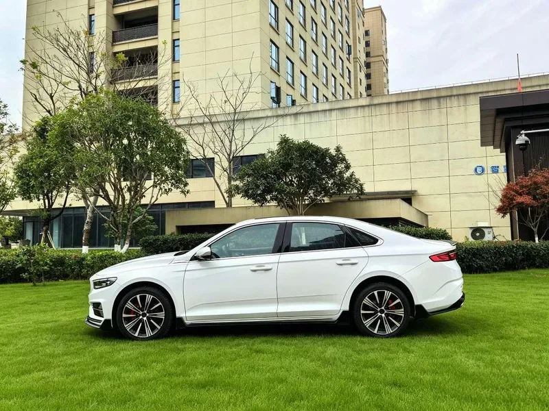 Geely Preface 2025 1.5T Oriente Yao Edición Kunlun exterior foto 6 Geely Preface 2025 1.5T Oriente Yao Edición Kunlun exterior foto 6
