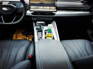 Geely Preface 2025 1.5T Oriente Yao Edición Kunlun interior foto 12 Geely Preface 2025 1.5T Oriente Yao Edición Kunlun interior foto 12