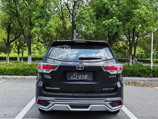 Toyota Highlander 2015 2.0T Four-wheel drive deluxe edition 7 seat interior photo 10 Toyota Highlander 2015 2.0T Four-wheel drive deluxe edition 7 seat interior photo 10