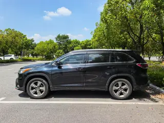 Toyota Highlander 2015 2.0T Four-wheel drive deluxe edition 7 seat interior photo 11 Toyota Highlander 2015 2.0T Four-wheel drive deluxe edition 7 seat interior photo 11