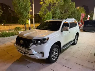 Toyota Prado 2018 3.5L Automatic TX-L Rear spare wheel exterior photo 1 Toyota Prado 2018 3.5L Automatic TX-L Rear spare wheel exterior photo 1