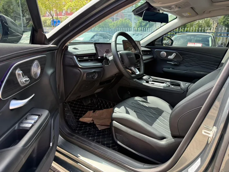 Chery Arrizo 8 PRO 2025 1.6T DCT Luxury type+ interior photo 10 Chery Arrizo 8 PRO 2025 1.6T DCT Luxury type+ interior photo 10