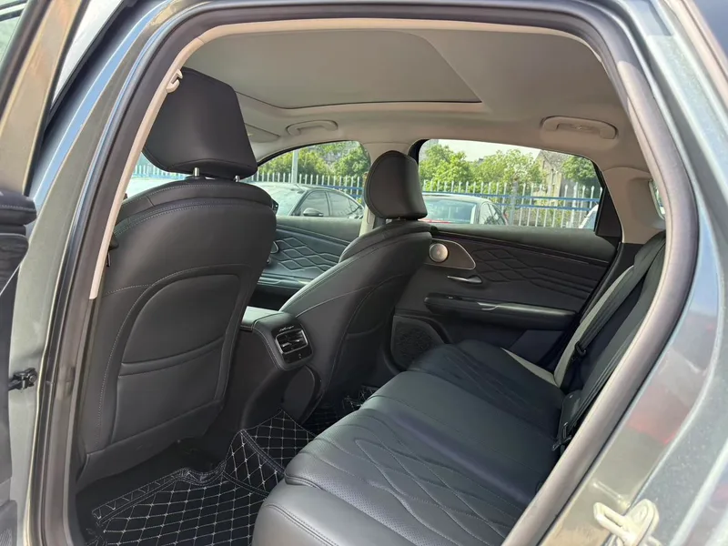 Chery Arrizo 8 PRO 2025 1.6T DCT Luxury type+ interior photo 16 Chery Arrizo 8 PRO 2025 1.6T DCT Luxury type+ interior photo 16