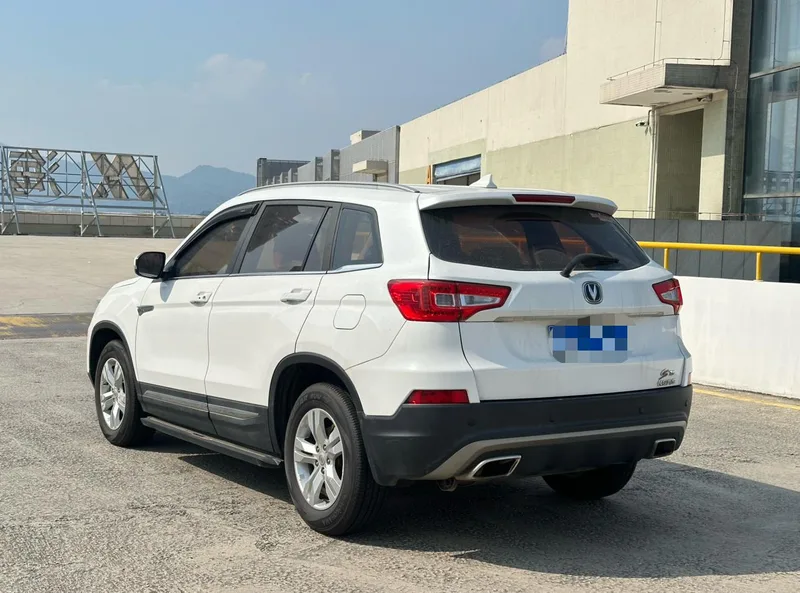 Changan CS75 2017 Cool Edition 1.5T Automatic front-sharing type exterior photo 4 Changan CS75 2017 Cool Edition 1.5T Automatic front-sharing type exterior photo 4