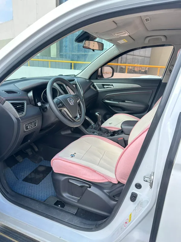 Changan CS75 2017 Cool Edition 1.5T Automatic front-sharing type interior photo 10 Changan CS75 2017 Cool Edition 1.5T Automatic front-sharing type interior photo 10