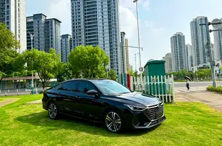 Chery Arrizo 8 2024 Versión de alta energía 2.0T DCT Jin exterior foto 3 Chery Arrizo 8 2024 Versión de alta energía 2.0T DCT Jin exterior foto 3