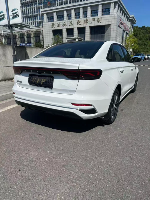 Geely Emgrand 2022 4th Gen 1.5L CVT Premium Trim interior photo 10 Geely Emgrand 2022 4th Gen 1.5L CVT Premium Trim interior photo 10