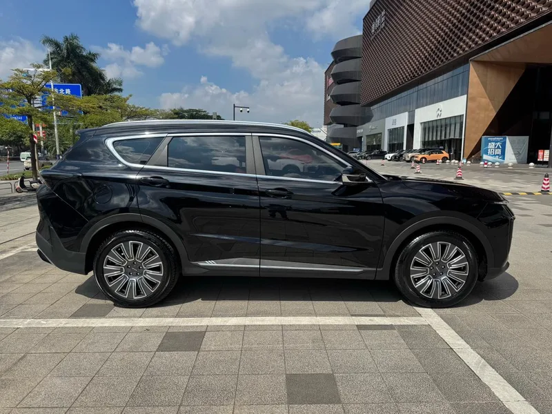 Jetour X70 PLUS 2025 1.5T 6DCT Luxury Edition 7 seat exterior photo 4 Jetour X70 PLUS 2025 1.5T 6DCT Luxury Edition 7 seat exterior photo 4