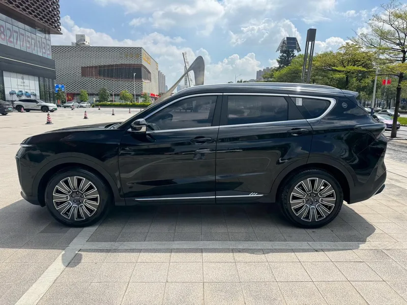 Jetour X70 PLUS 2025 1.5T 6DCT Luxury Edition 7 seat exterior photo 5 Jetour X70 PLUS 2025 1.5T 6DCT Luxury Edition 7 seat exterior photo 5