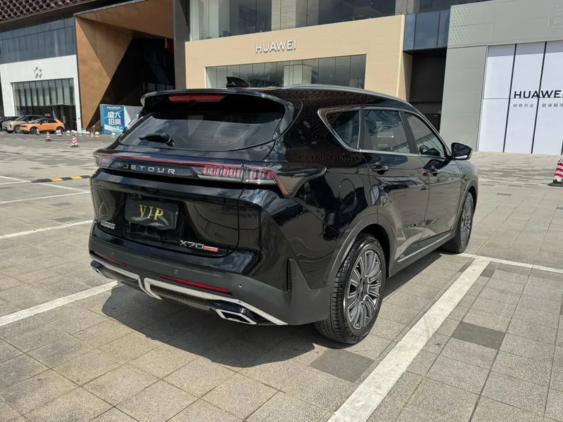 Jetour X70 PLUS 2025 1.5T 6DCT Luxury Edition 7 seat exterior photo 7 Jetour X70 PLUS 2025 1.5T 6DCT Luxury Edition 7 seat exterior photo 7