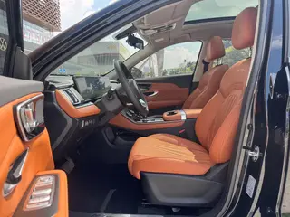 Jetour X70 PLUS 2025 1.5T 6DCT Luxury Edition 7 seat interior photo 12 Jetour X70 PLUS 2025 1.5T 6DCT Luxury Edition 7 seat interior photo 12