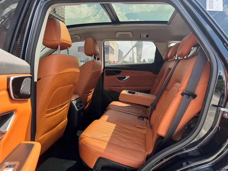 Jetour X70 PLUS 2025 1.5T 6DCT Luxury Edition 7 seat interior photo 13 Jetour X70 PLUS 2025 1.5T 6DCT Luxury Edition 7 seat interior photo 13