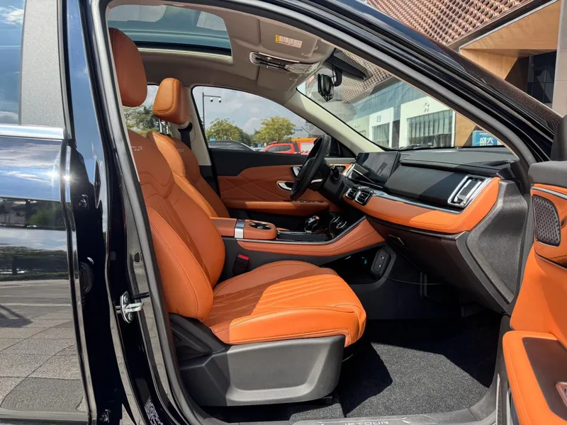 Jetour X70 PLUS 2025 1.5T 6DCT Luxury Edition 7 seat interior photo 15 Jetour X70 PLUS 2025 1.5T 6DCT Luxury Edition 7 seat interior photo 15
