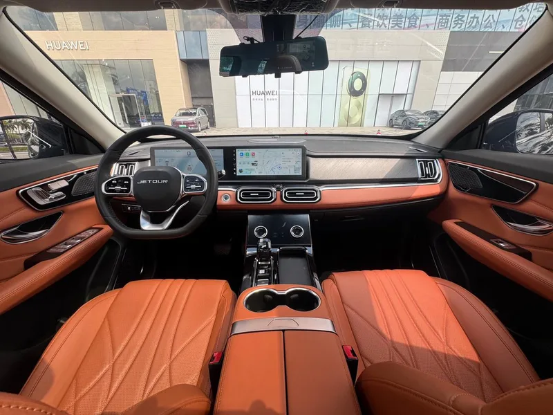 Jetour X70 PLUS 2025 1.5T 6DCT Luxury Edition 7 seat interior photo 18 Jetour X70 PLUS 2025 1.5T 6DCT Luxury Edition 7 seat interior photo 18