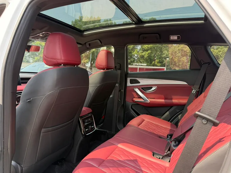 Jetour X70 PLUS 2023 Versión de superación personal 1.5T DCT Superación personal PRO 5 Asiento exterior foto 7 Jetour X70 PLUS 2023 Versión de superación personal 1.5T DCT Superación personal PRO 5 Asiento exterior foto 7