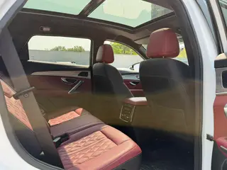 Jetour X70 PLUS 2023 Versión de superación personal 1.5T DCT Superación personal PRO 5 Asiento interior foto 9 Jetour X70 PLUS 2023 Versión de superación personal 1.5T DCT Superación personal PRO 5 Asiento interior foto 9