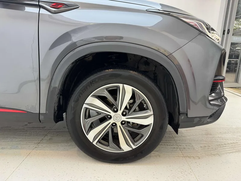 Changan CS75 PLUS 2020 1.5T Tipo de lujo automático exterior foto 8 Changan CS75 PLUS 2020 1.5T Tipo de lujo automático exterior foto 8