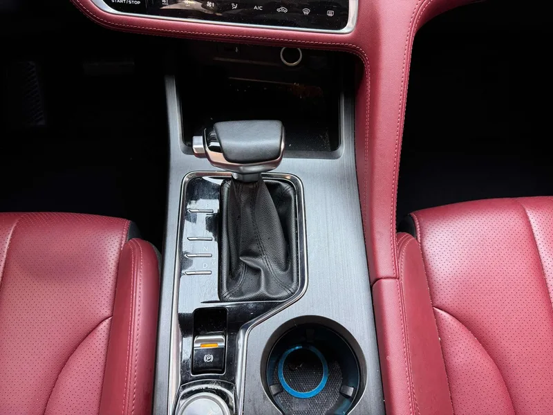 Changan CS75 PLUS 2020 1.5T Tipo de lujo automático interior foto 18 Changan CS75 PLUS 2020 1.5T Tipo de lujo automático interior foto 18