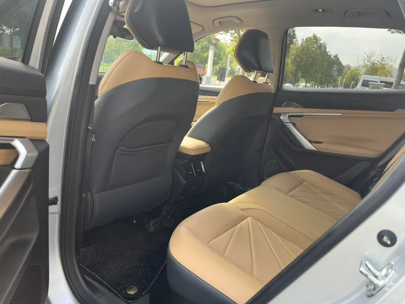 Geely Boyue L 2023 1.5TD DCT Premium Trim interior photo 7 Geely Boyue L 2023 1.5TD DCT Premium Trim interior photo 7
