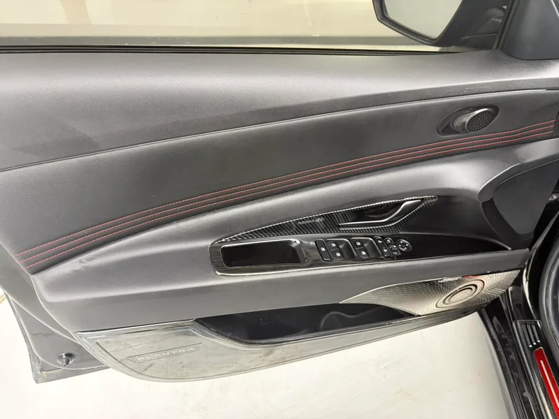Hyundai Elantra 2021 240TGDi DCT TOP Versión principal interior foto 16