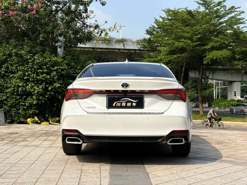 Toyota Avalon 2023 2.0L CVT Selected Edition interior photo 9 Toyota Avalon 2023 2.0L CVT Selected Edition interior photo 9