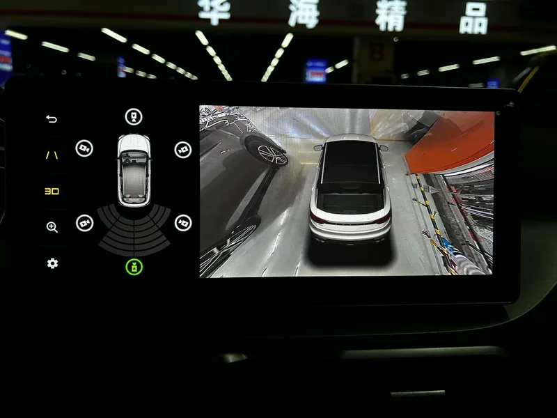 Geely Coolray 2023 1.5T DCT Platinum Edition interior photo 9 Geely Coolray 2023 1.5T DCT Platinum Edition interior photo 9
