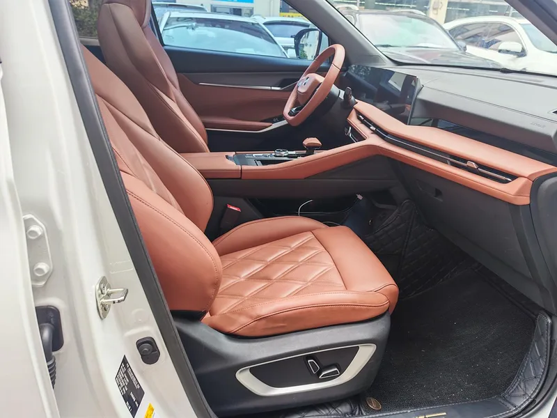 Changan CS75 PLUS 2023 Third generation 1.5T Automatic Deluxe interior photo 18 Changan CS75 PLUS 2023 Third generation 1.5T Automatic Deluxe interior photo 18