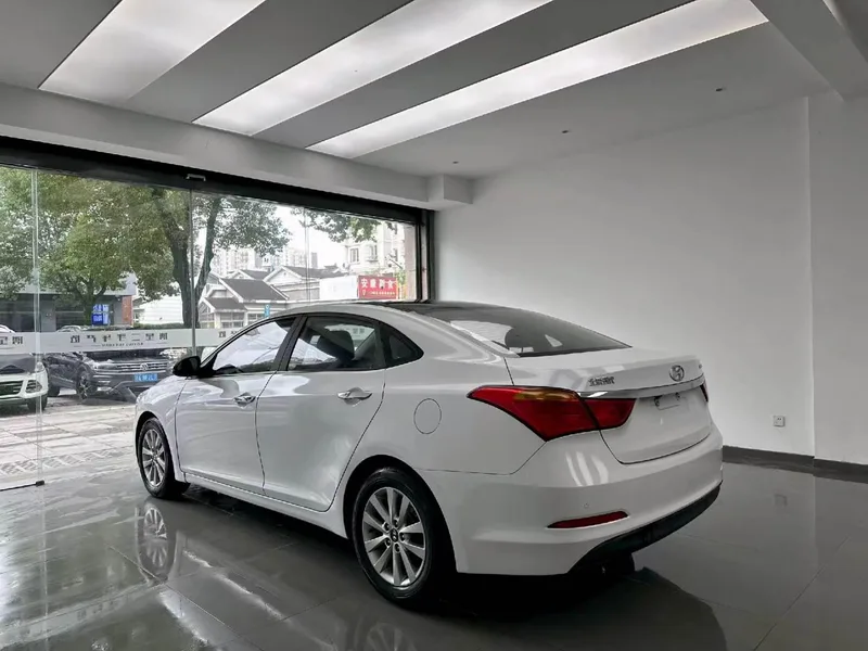 Hyundai Mistra 2014 1.8L automatic intelligent type GLS interior photo 7 Hyundai Mistra 2014 1.8L automatic intelligent type GLS interior photo 7