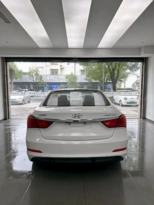 Hyundai Mistra 2014 1.8L automatic intelligent type GLS interior photo 8 Hyundai Mistra 2014 1.8L automatic intelligent type GLS interior photo 8