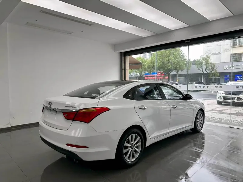 Hyundai Mistra 2014 1.8L automatic intelligent type GLS interior photo 9 Hyundai Mistra 2014 1.8L automatic intelligent type GLS interior photo 9