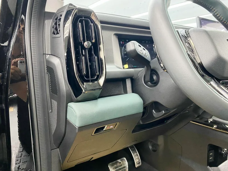 Jetour T2 2023 2.0TD Four-wheel drive Conquer interior photo 13 Jetour T2 2023 2.0TD Four-wheel drive Conquer interior photo 13