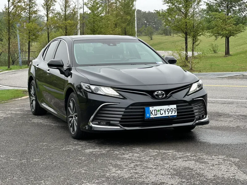 Toyota Camry 2021 2.5G Edición de lujo exterior foto 2