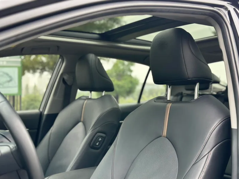 Toyota Camry 2021 2.5G Edición de lujo interior foto 12