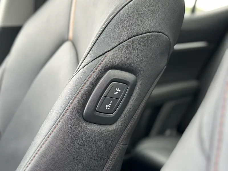 Toyota Camry 2021 2.5G Edición de lujo interior foto 16