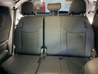 Toyota Sienna 2021 2.5L Hybrid Ultimate Edition interior photo 9 Toyota Sienna 2021 2.5L Hybrid Ultimate Edition interior photo 9
