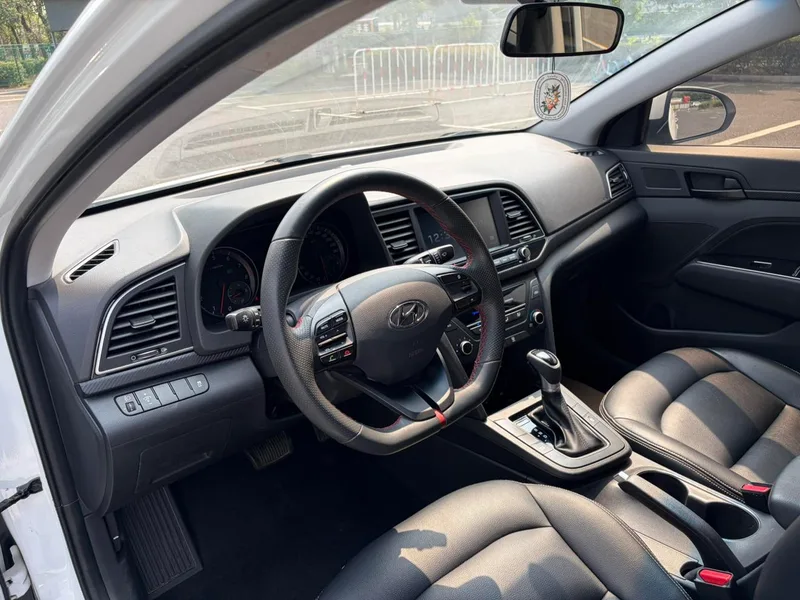 Hyundai Elantra Lingdong 2018 1.4T Dual-clutch dazzle vitality type exterior photo 5 Hyundai Elantra Lingdong 2018 1.4T Dual-clutch dazzle vitality type exterior photo 5
