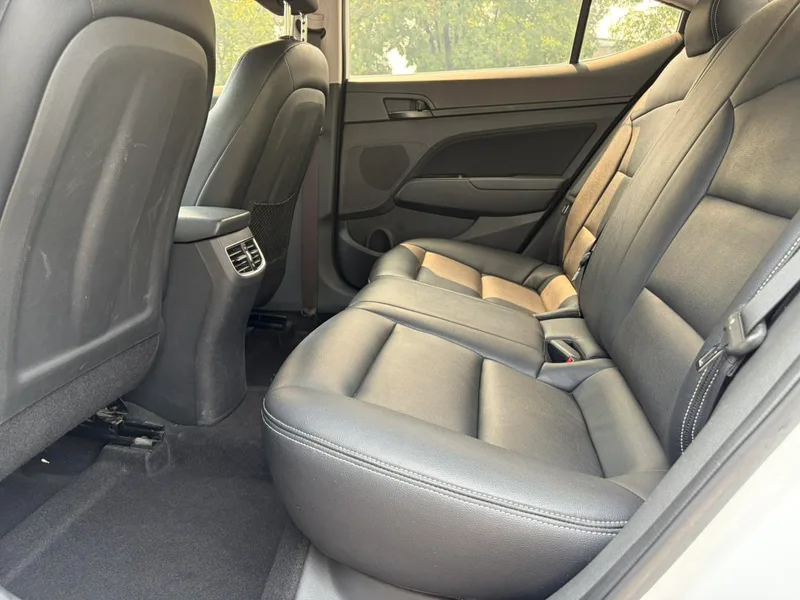 Hyundai Elantra Lingdong 2018 1.4T Dual-clutch dazzle vitality type interior photo 7 Hyundai Elantra Lingdong 2018 1.4T Dual-clutch dazzle vitality type interior photo 7