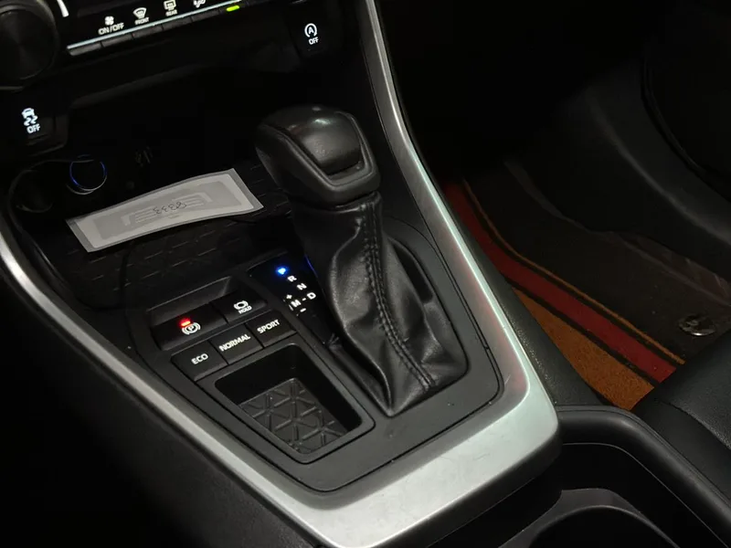 Toyota Wildlander 2023 2.0L Two-wheel drive leading version interior photo 11 Toyota Wildlander 2023 2.0L Two-wheel drive leading version interior photo 11