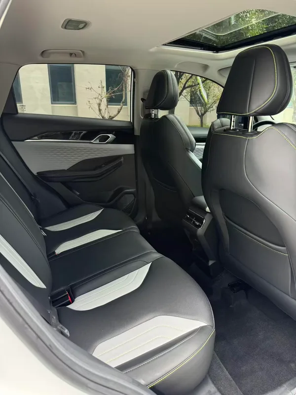 Geely Coolray 2023 1.5T DCT Edición Diamante interior foto 7 Geely Coolray 2023 1.5T DCT Edición Diamante interior foto 7
