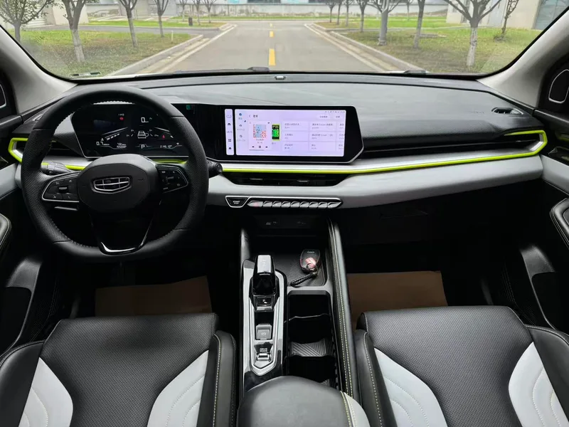 Geely Coolray 2023 1.5T DCT Edición Diamante interior foto 8 Geely Coolray 2023 1.5T DCT Edición Diamante interior foto 8