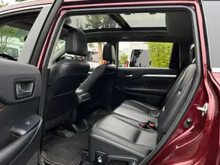 Toyota Highlander 2017 2.0T Four-wheel drive deluxe edition 7 seat interior photo 14 Toyota Highlander 2017 2.0T Four-wheel drive deluxe edition 7 seat interior photo 14