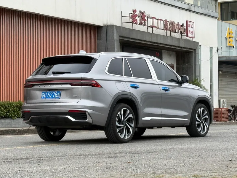 Geely Monjaro 2024 2.0TD High-power automatic two-wheel drive skyline version exterior photo 3 Geely Monjaro 2024 2.0TD High-power automatic two-wheel drive skyline version exterior photo 3