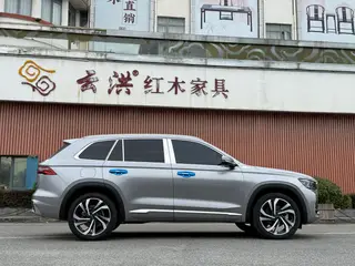 Geely Monjaro 2024 2.0TD High-power automatic two-wheel drive skyline version exterior photo 8 Geely Monjaro 2024 2.0TD High-power automatic two-wheel drive skyline version exterior photo 8