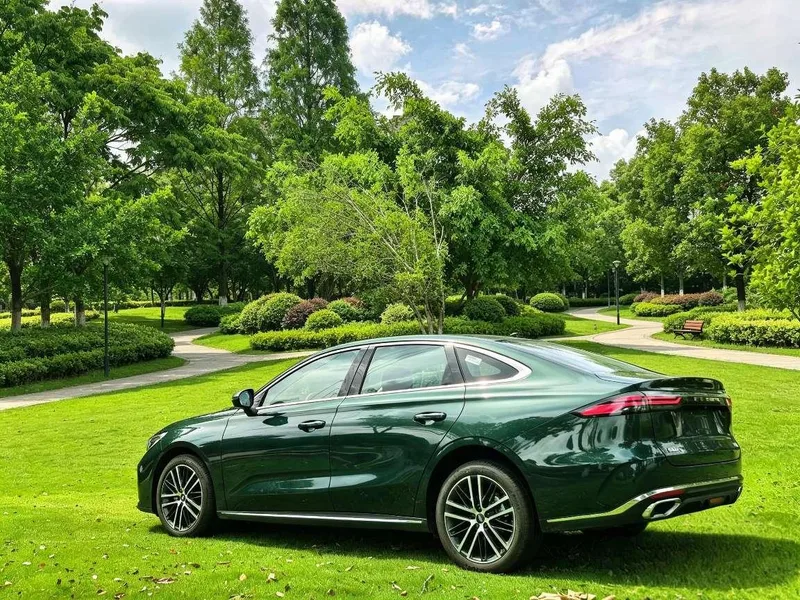 Geely Emgrand 2026 5th Gen 1.5T DCT Flagship exterior photo 6 Geely Emgrand 2026 5th Gen 1.5T DCT Flagship exterior photo 6