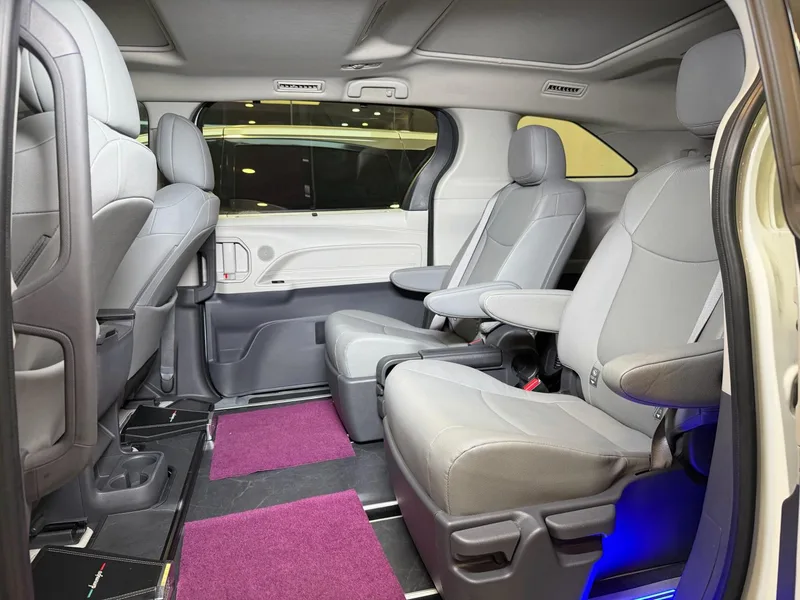 Toyota Granvia 2023 Intelligent electric hybrid double engine 2.5L Luxury Edition interior photo 9 Toyota Granvia 2023 Intelligent electric hybrid double engine 2.5L Luxury Edition interior photo 9