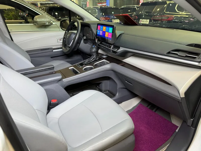 Toyota Granvia 2023 Intelligent electric hybrid double engine 2.5L Luxury Edition interior photo 12 Toyota Granvia 2023 Intelligent electric hybrid double engine 2.5L Luxury Edition interior photo 12