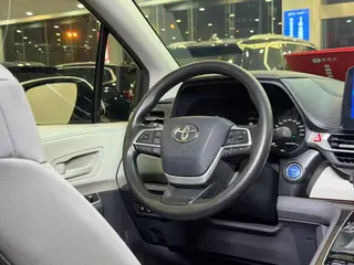 Toyota Granvia 2023 Intelligent electric hybrid double engine 2.5L Luxury Edition interior photo 14 Toyota Granvia 2023 Intelligent electric hybrid double engine 2.5L Luxury Edition interior photo 14
