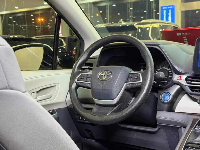 Toyota Granvia 2023 Intelligent electric hybrid double engine 2.5L Luxury Edition interior photo 14 Toyota Granvia 2023 Intelligent electric hybrid double engine 2.5L Luxury Edition interior photo 14