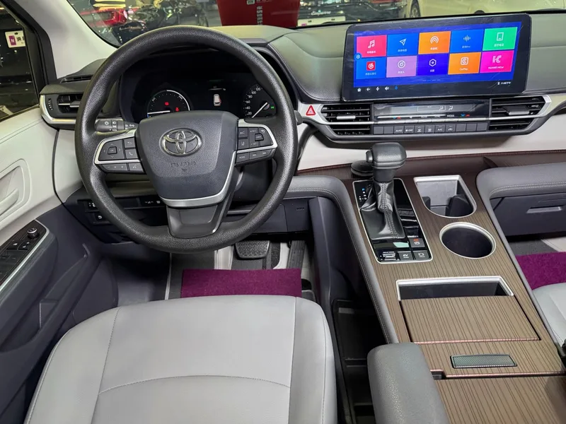 Toyota Granvia 2023 Intelligent electric hybrid double engine 2.5L Luxury Edition interior photo 15 Toyota Granvia 2023 Intelligent electric hybrid double engine 2.5L Luxury Edition interior photo 15