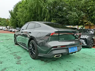 Changan UNI-V 2024 1.5T Премиум-класса экстерьер фото 5
